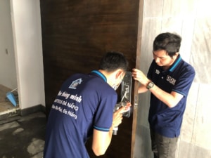 lắp đặt khóa vân tay chuyên nghiệp tại Đà Nẵng