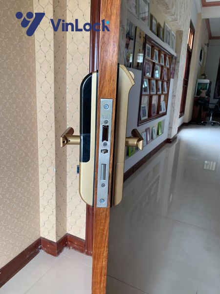 Yale YDM4109A thực tế 3