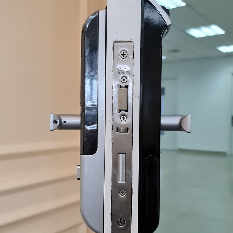 khoa-vân-tay-yale-4109+-thực-tế---1