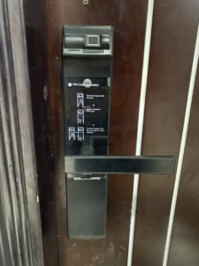 Yale 7116A MB thuc te