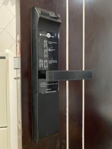 Yale 7116A MB thuc te