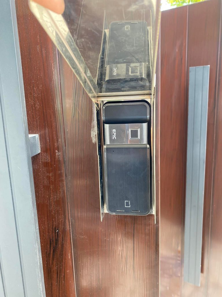 khóa ngoài trời Epic 730G