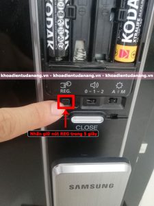 khoi-phuc-cai-dat-goc-khoa-dien-tu-Samsung