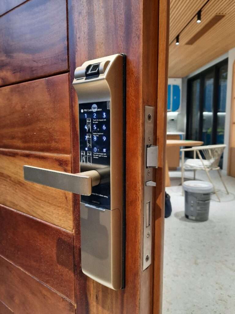 khoa Yale YDM7116A(1)