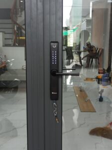 khoa cua nhom Winlock TT 330A(1)