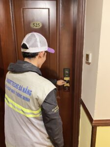 khoa Adel US11 mau Titan(2)