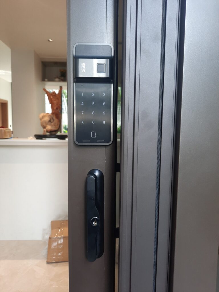 khóa cửa nhôm epic es f500h
