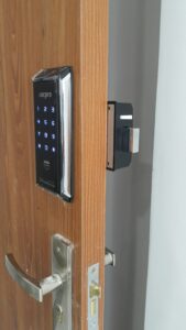 khóa locpro K100B2 lắp đặt cho chung cư