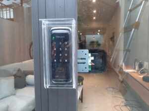 lắp đặt khóa winlock st100