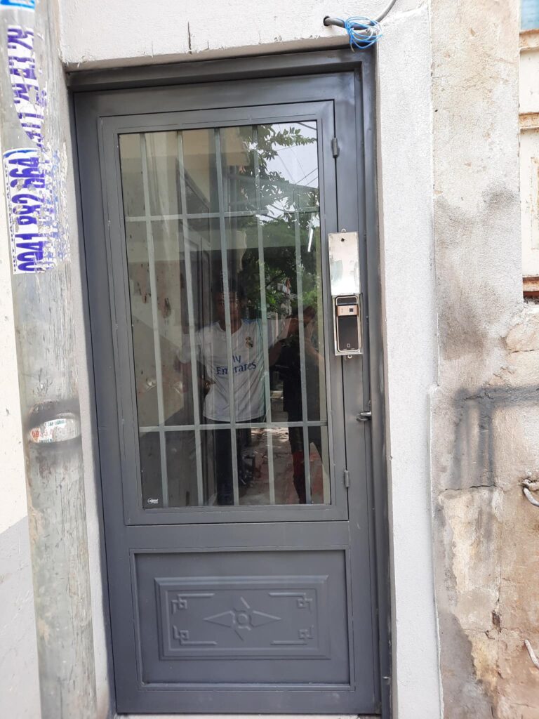 lắp đặt khóa cửa cổng Epic 730G