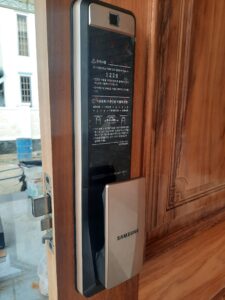 hoàn thiện lắp đặt khóa Samsung