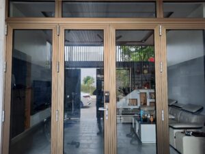 hoàn thiện lắp đặt khóa của nhôm epic