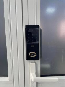 KHóa cửa nhôm epic