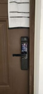 Yale YDM 7116A cửa gỗ