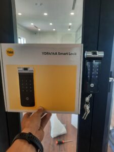 khóa Yale YDR 414a cho cửa nhôm kính