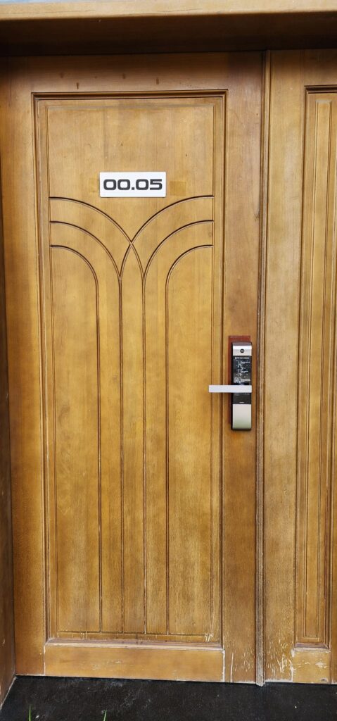 lắp đặt khóa Yale 3109A