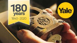 thương hiệu khóa Yale