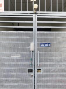 khóa cửa cổng kết hợp hộp inox