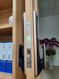 lắp đặt khóa samsung