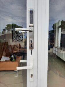 khóa cửa nhôm phglock 5293