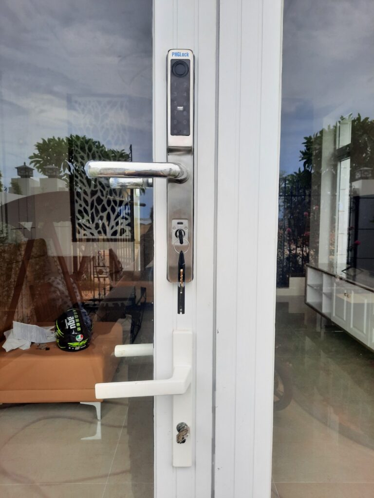 khóa cửa nhôm phglock 5293