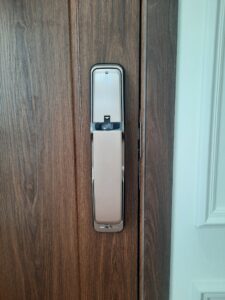 mặt sau khóa Yale YMI70A