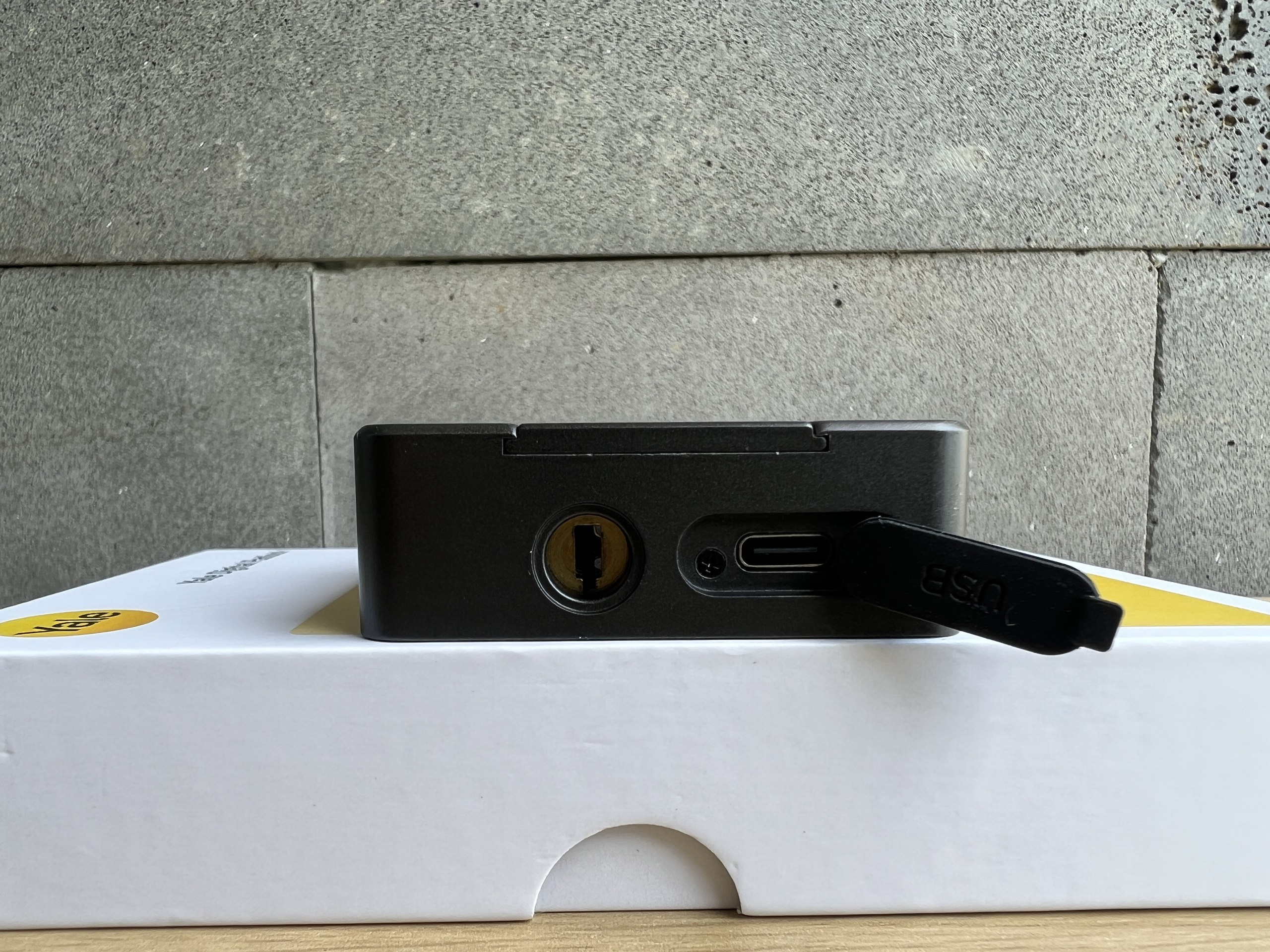 ổ khóa digital padlock chìa cơ