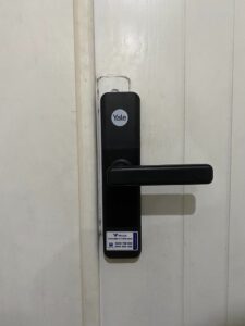 lắp đặt Khóa vân tay Yale YDME 50 NxT