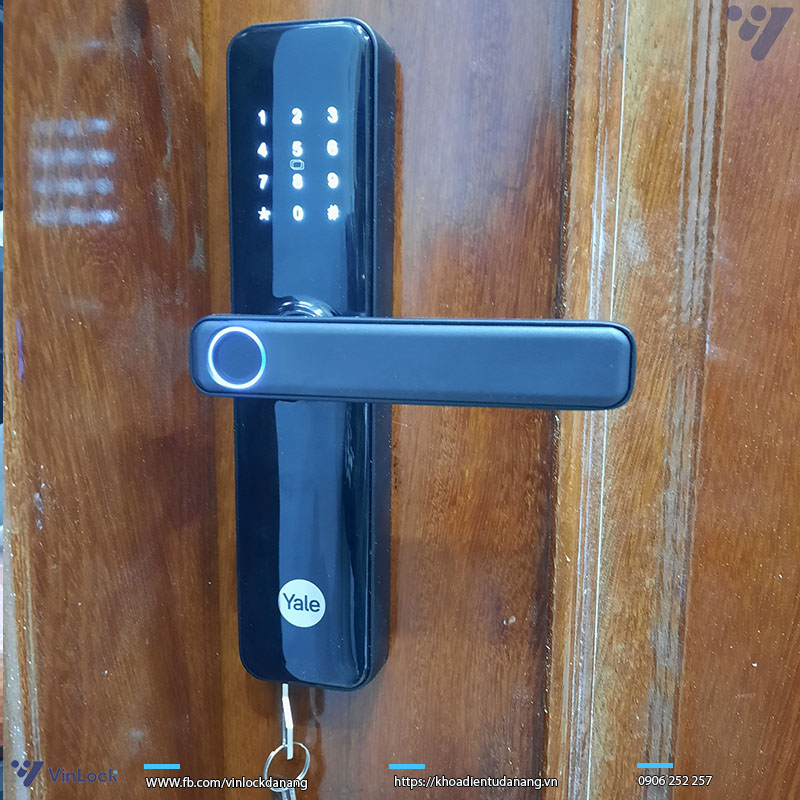 Mặt sau khóa Yale YDME 50 Nxt cửa gỗ