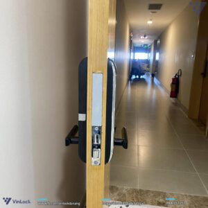 Khóa Winlock cửa gỗ