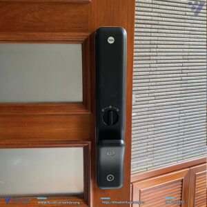 lắp đặt khóa Yale Luna Pro+ cửa gỗ