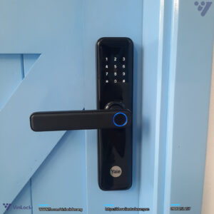 lắp đặt khóa yale ydme 50 nxt cửa gỗ