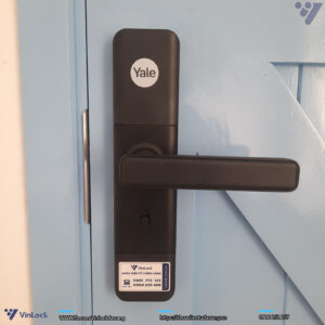 mặt sau khóa yale