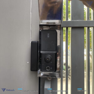 Khóa vân tay cửa cổng