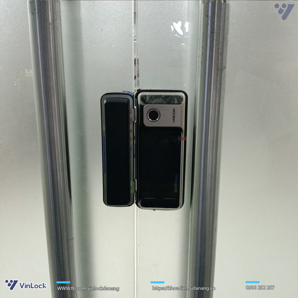 khóa unicor cho cửa kính