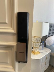 khóa samsung shp dp960 cho cưa gỗ