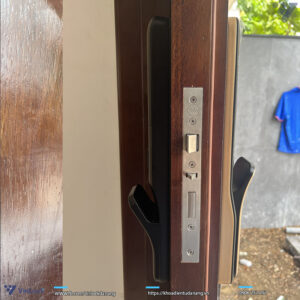 khóa cửa gỗ