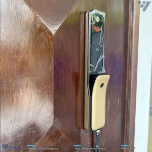 lắp đặt khóa Yale kyra pro