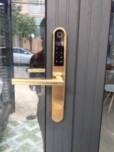 khóa cửa nhôm thân nhỏ