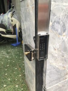 khóa Metalock AZT-C5 thực tế 1