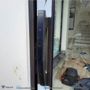 khóa metalock cửa nhôm