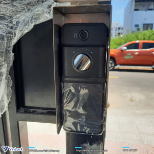 mặt sau khóa epic