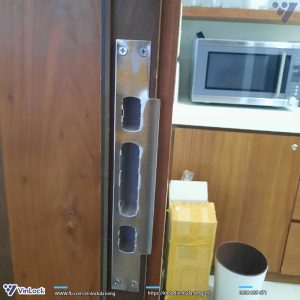 Khóa điện tử của gỗ yale