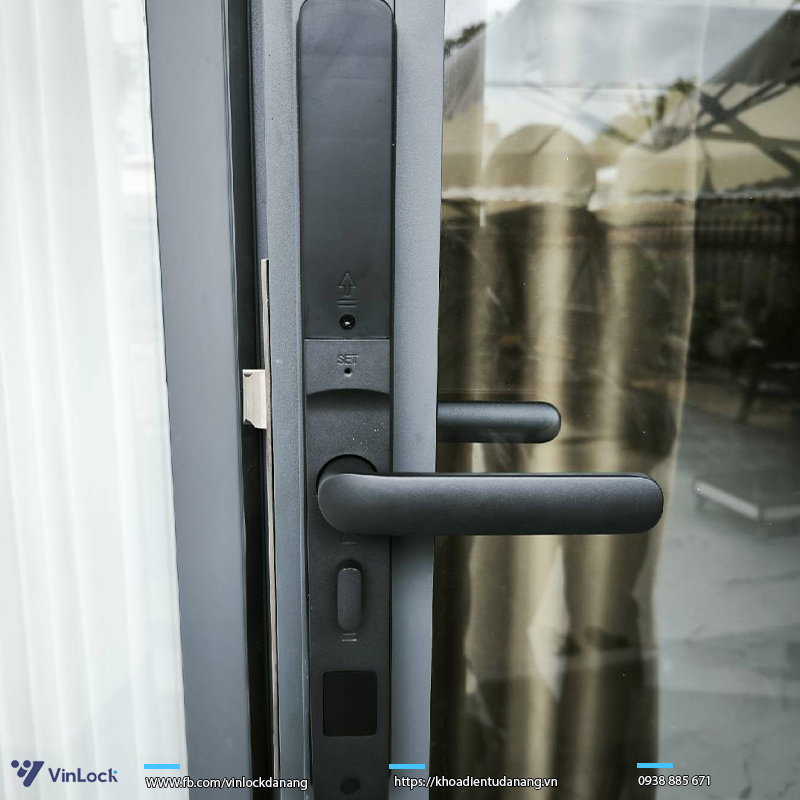 KHÓA CỬA NHÔM YALE YDMA 100NP