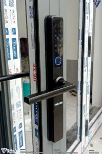 Lắp đặt khóa thông minh Philips DDL608 cho anh Thịnh tại Bùi Trang Chước, Đà Nẵng.