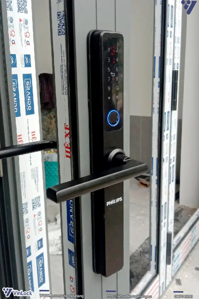 Lắp đặt khóa thông minh Philips DDL608 cho anh Thịnh tại Bùi Trang Chước, Đà Nẵng.