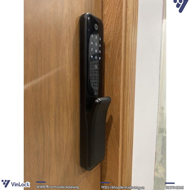 Mặt chính của Khóa vân tay Yale Kyra Pro