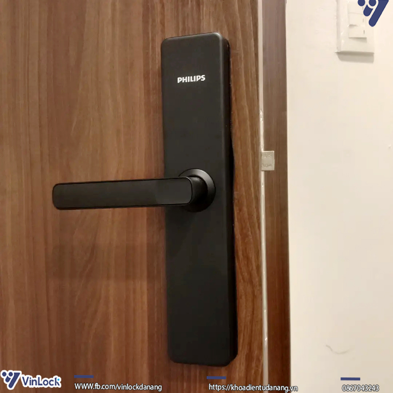 Mặt trong của khóa vân tay Philips