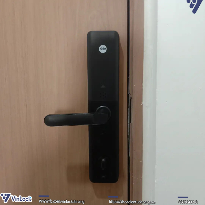 Mặt trong của Yale YDME 100 NxT