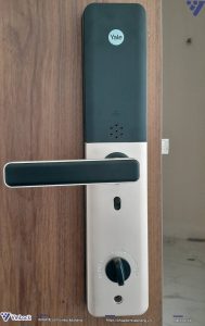 Mặt trong khóa Yale YDME 200 NXT